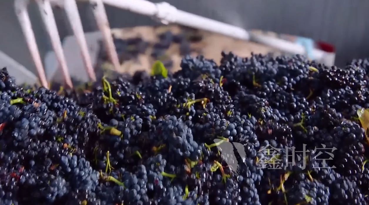 展覽中三維發(fā)光人物的制作